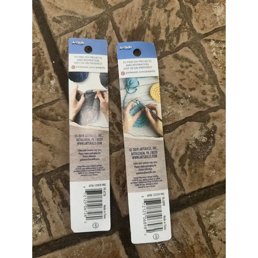 Lot Of 2 ArtSkills Crafters Closet Lightweight Crochet Hooks K/101/2-6.5 + 5.5MM